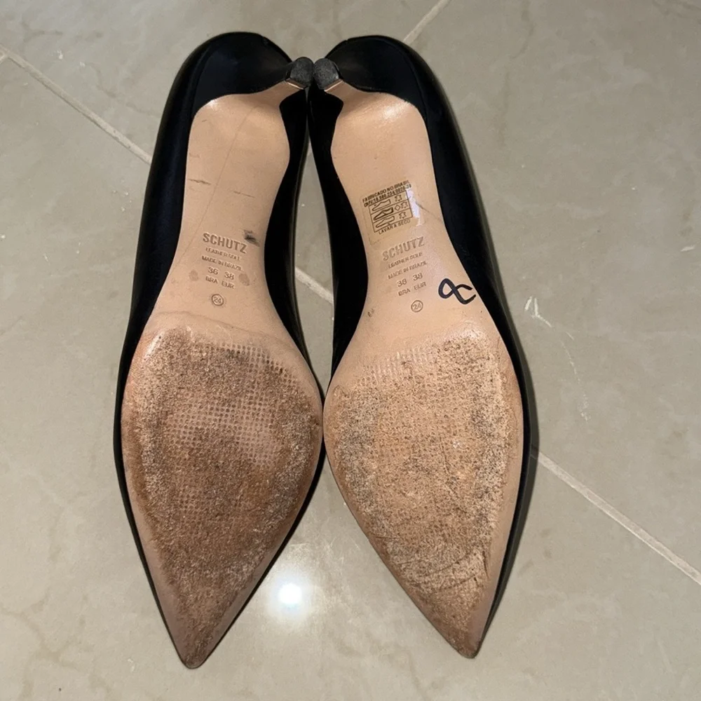 SCHUTZ classic black